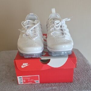 Nike Men's White VaporMax Plus Sneakers